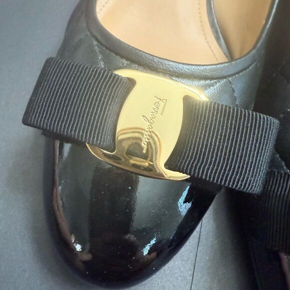 Brand new with box Ferragamo
Vara Quilted Bow Ballet Pumps size 10.5 - Picture 13 of 15